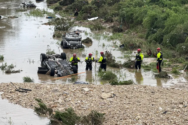 San-Antonio-flooding-061325-01-080f717aa984486d9248ddf87507cc08