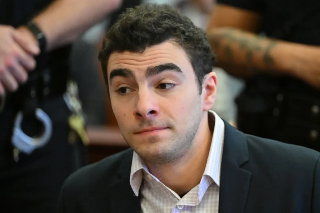 lead-luigi-mangione-12-2 (1)