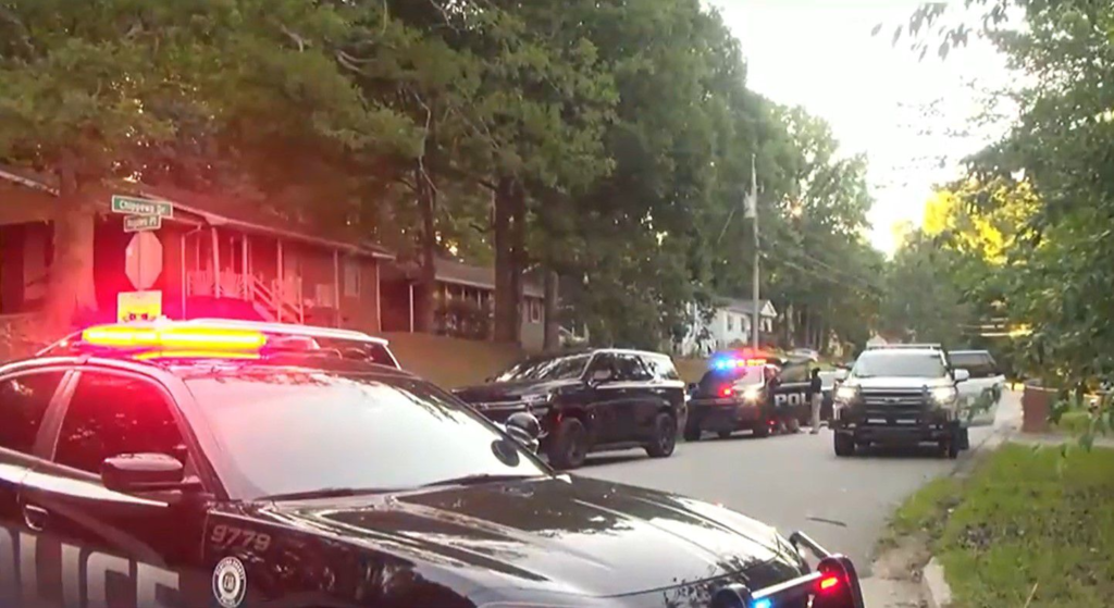 t_8038e43178ef4b53b01d890781d8a217_name_Clayton_County_shooting_involving_officer_scene