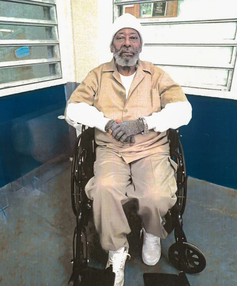 876c179074c43cfda2a5e3f1da6a63d6