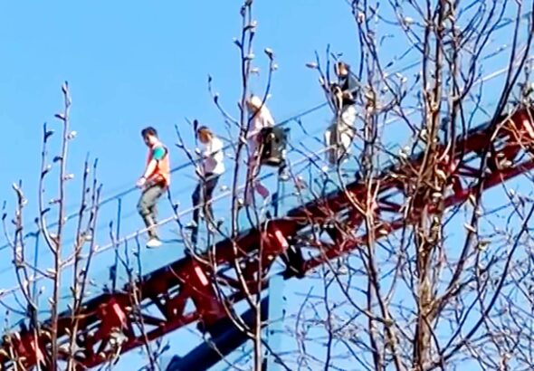 Superman-Ride-Malfunction-042826-1-842a9dc7b77f4a5ea928a31415104528