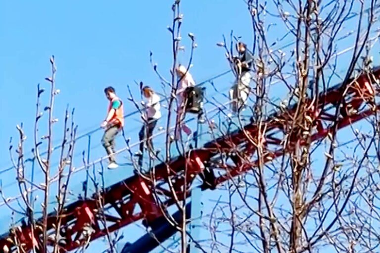 Superman-Ride-Malfunction-042826-1-842a9dc7b77f4a5ea928a31415104528