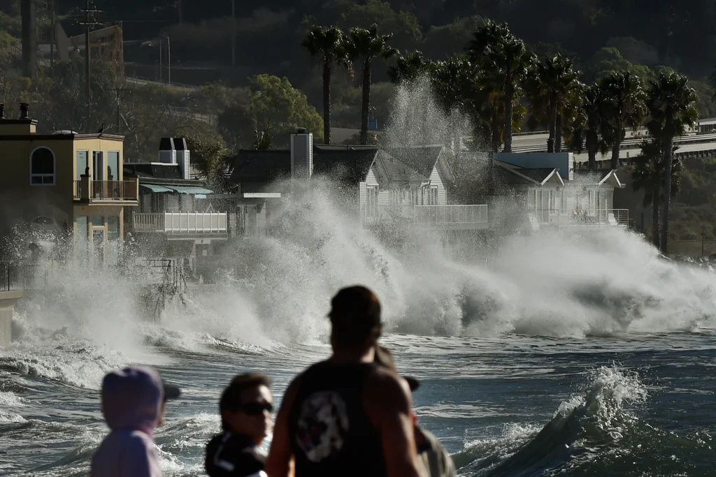 lead-super-el-nino-storm_0276